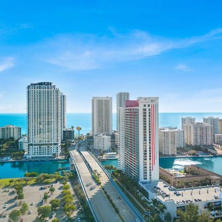 Balcony - Pool - Near Beach - Gym ハランデール・ビーチ エクステリア 写真