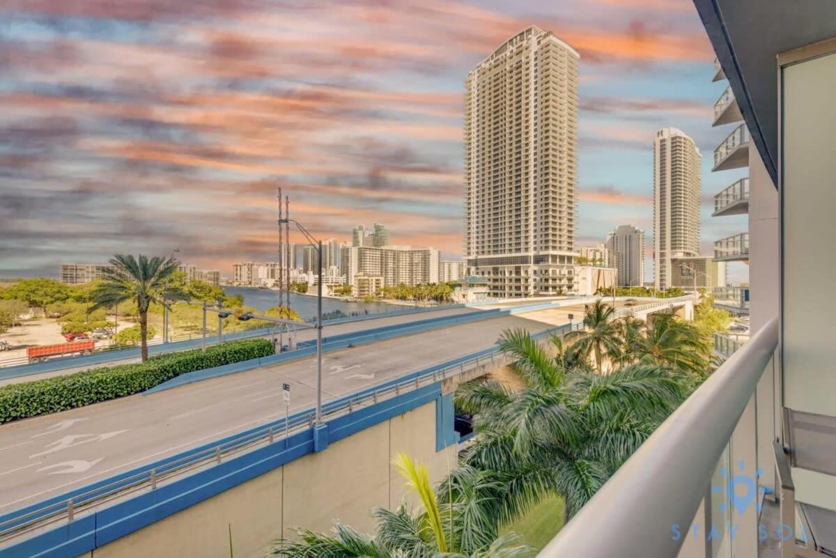Balcony - Pool - Near Beach - Gym ハランデール・ビーチ エクステリア 写真