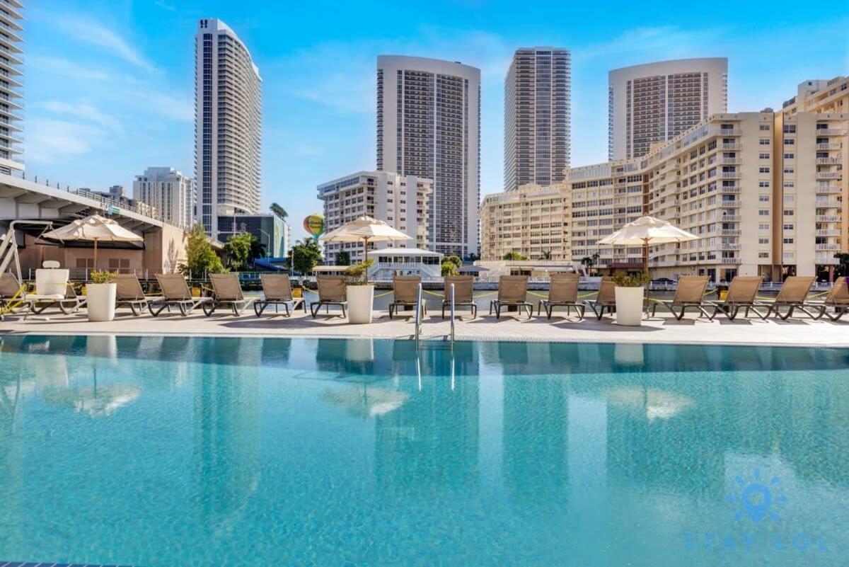 Balcony - Pool - Near Beach - Gym ハランデール・ビーチ エクステリア 写真