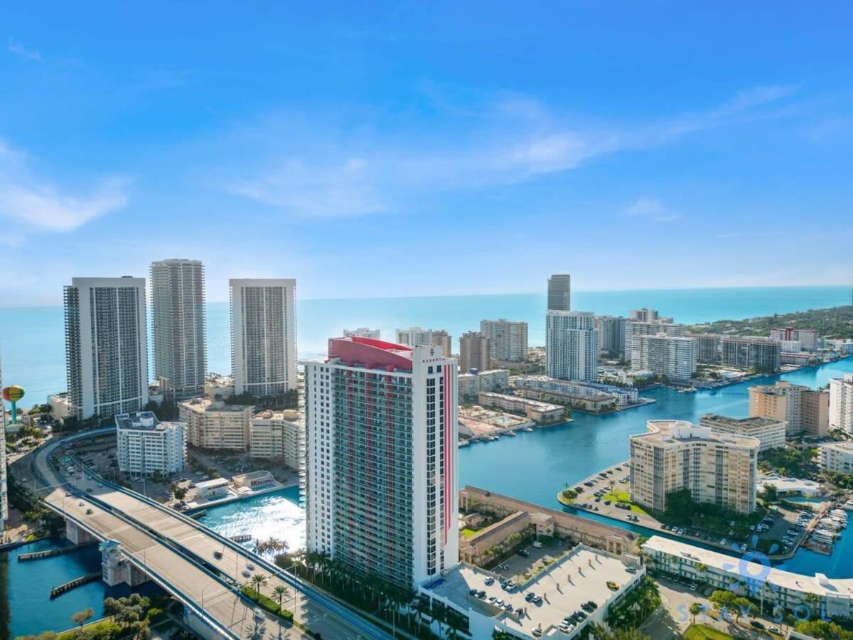 Balcony - Pool - Near Beach - Gym ハランデール・ビーチ エクステリア 写真