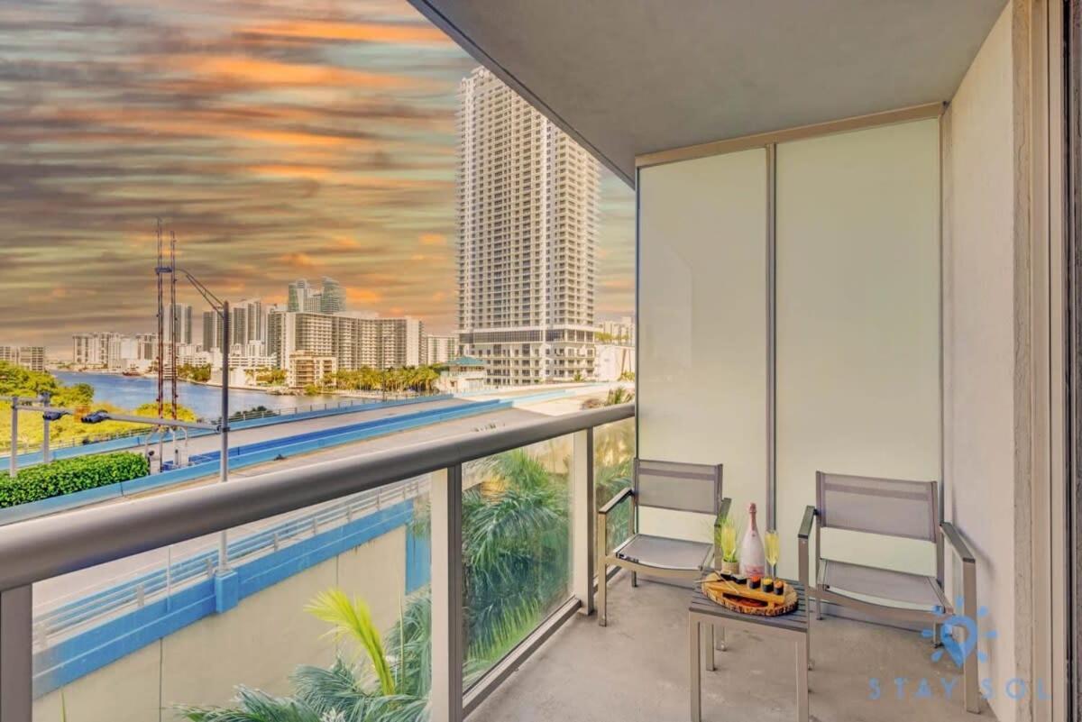 Balcony - Pool - Near Beach - Gym ハランデール・ビーチ エクステリア 写真